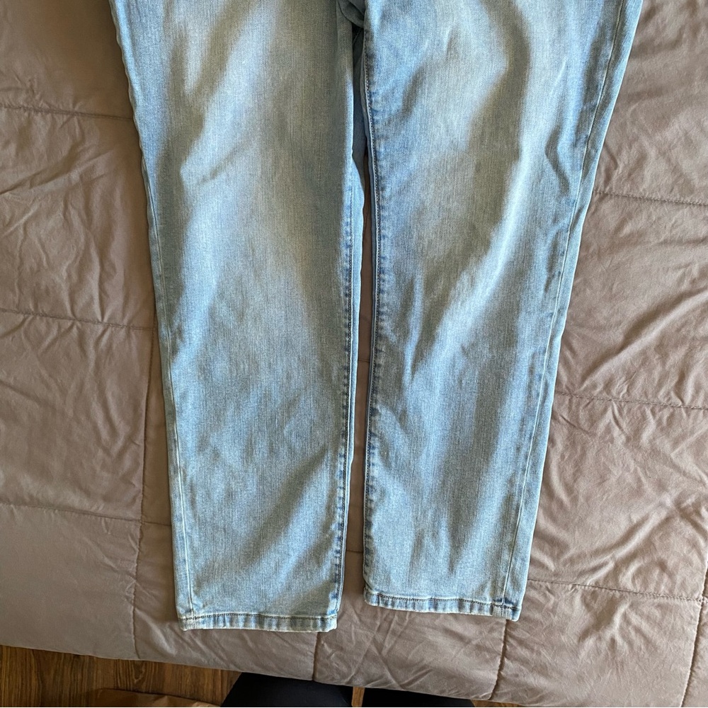 St. John’s Bay Size 14 Straight Leg Light-wash Denim Jeans High Rise Stretch - Picture 7 of 16